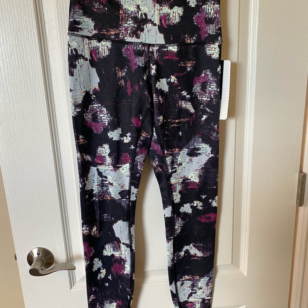Lululemon Wunder Under full length pants - Picture 4 of 8